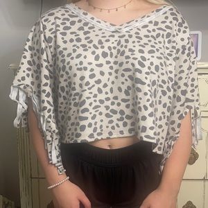 Local Boutique Shirt Size Small